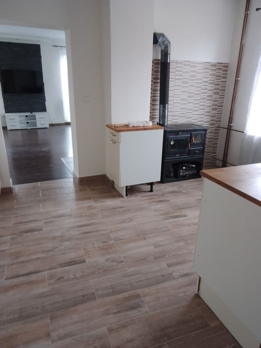 5 bedroom flat to rent, 144 m², Chlumany, Jihočeský Region 5 bedroom flat to rent, 144 m², Chlumany, Jihočeský Region