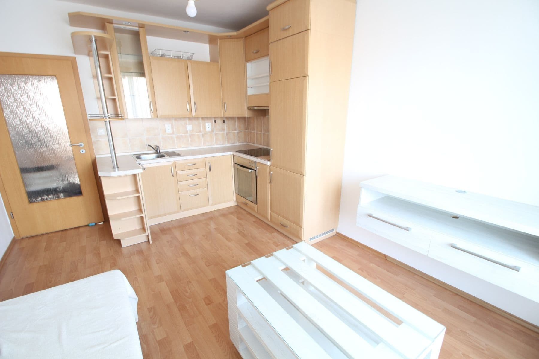 1 bedroom with open-plan kitchen flat to rent, 39 m², Václava Rady, Prague, Prague 1 bedroom with open-plan kitchen flat to rent, 39 m², Václava Rady, Prague, Prague