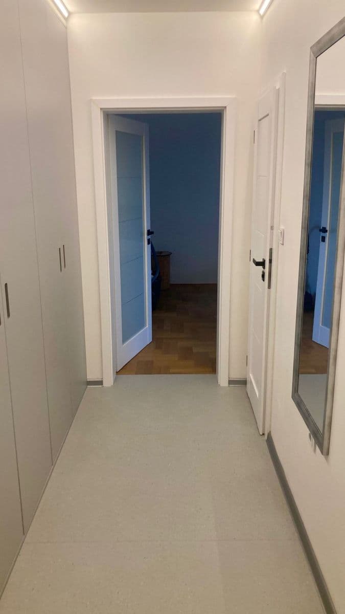 1 bedroom with open-plan kitchen flat to rent, 52 m², Chotutická, Prague, Prague 1 bedroom with open-plan kitchen flat to rent, 52 m², Chotutická, Prague, Prague