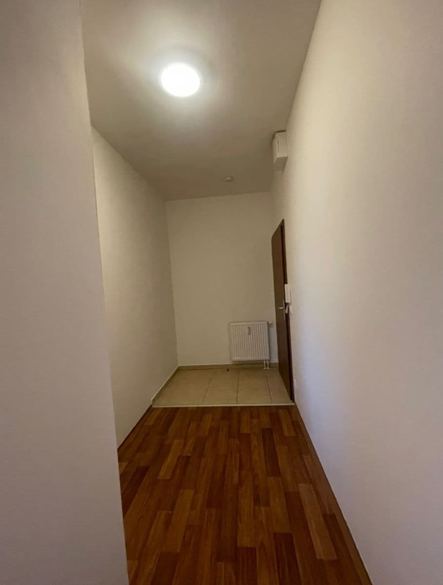 Studio flat to rent, 34 m², Otvovice, Středočeský Region Studio flat to rent, 34 m², Otvovice, Středočeský Region