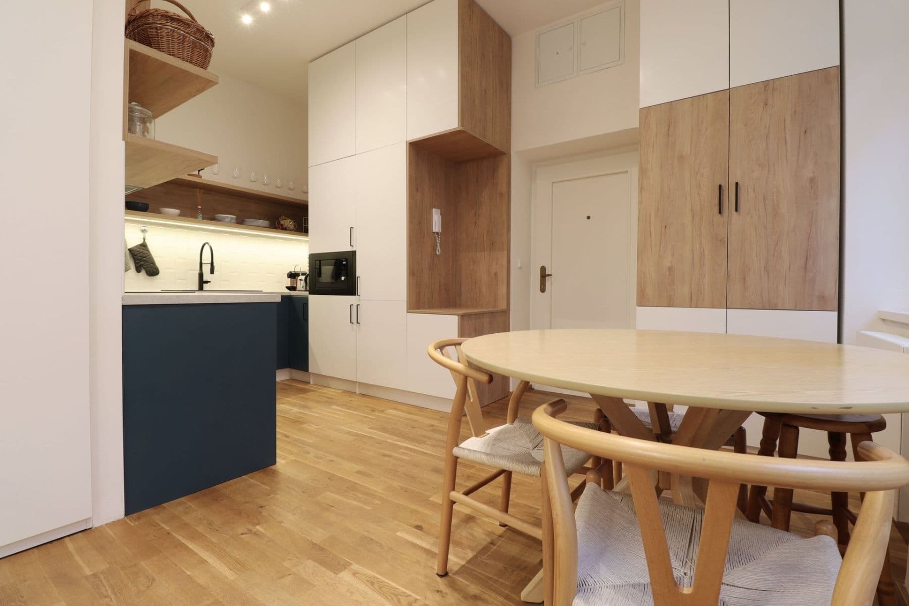 2 bedroom with open-plan kitchen flat to rent, 65 m², Lumírova, Prague, Prague 2 bedroom with open-plan kitchen flat to rent, 65 m², Lumírova, Prague, Prague