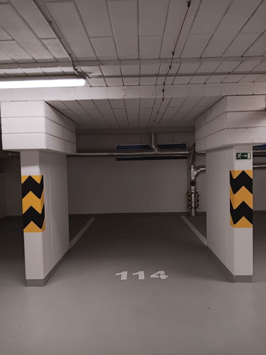 garage to rent, 14 m², Miloše Havla, Prague, Prague garage to rent, 14 m², Miloše Havla, Prague, Prague