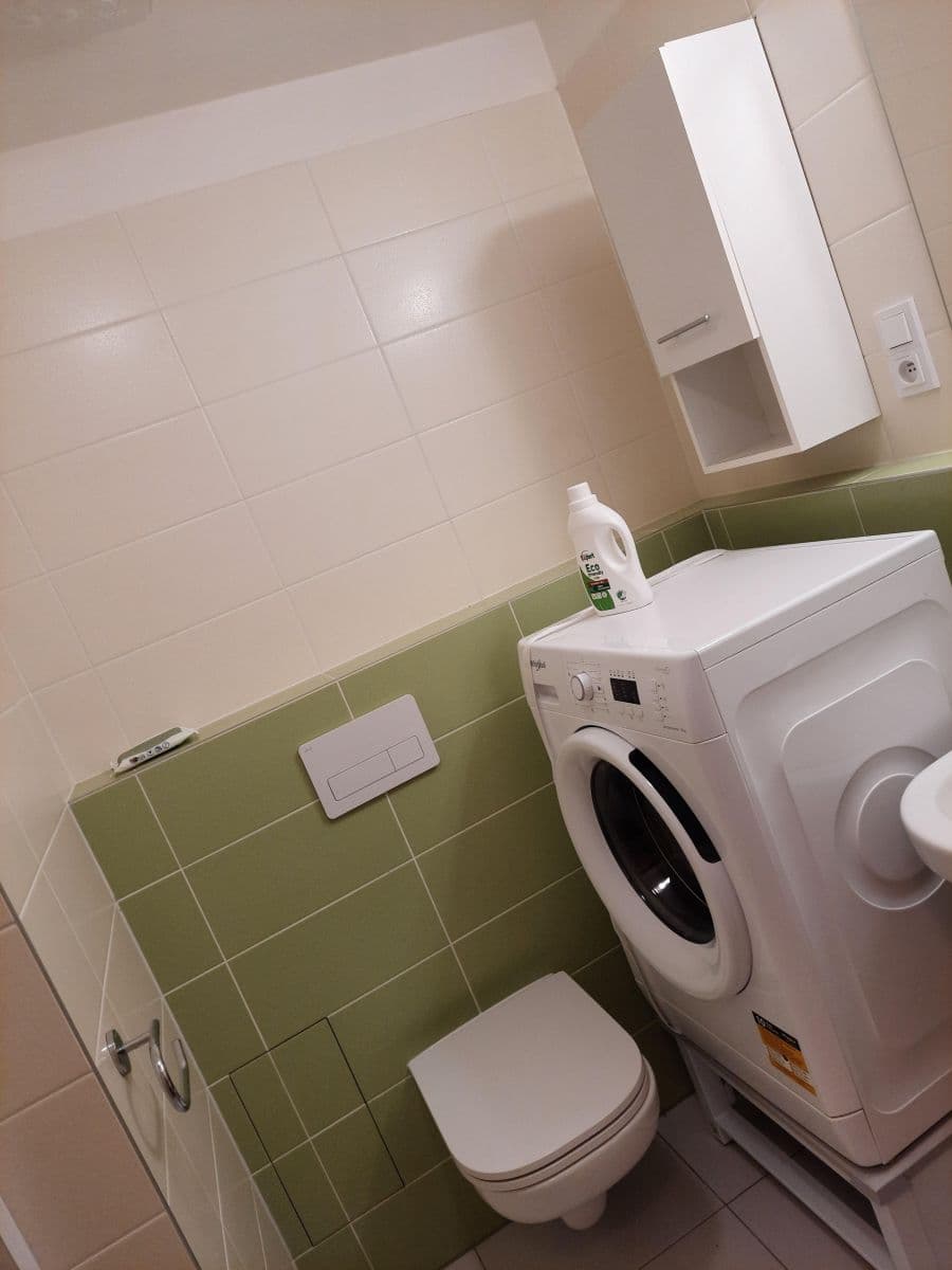 Studio flat to rent, 27 m², náměstí Bratří Jandusů, Prague, Prague Studio flat to rent, 27 m², náměstí Bratří Jandusů, Prague, Prague