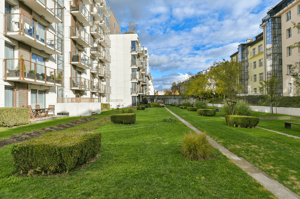 1 bedroom with open-plan kitchen flat to rent, 77 m², Korunní, Prague, Prague 1 bedroom with open-plan kitchen flat to rent, 77 m², Korunní, Prague, Prague