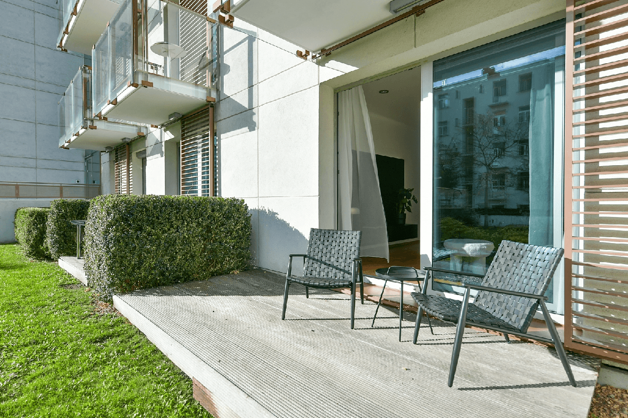 1 bedroom with open-plan kitchen flat to rent, 77 m², Korunní, Prague, Prague 1 bedroom with open-plan kitchen flat to rent, 77 m², Korunní, Prague, Prague