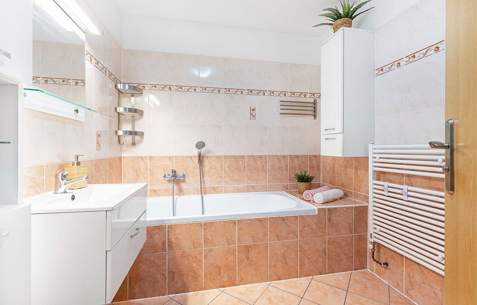 1 bedroom with open-plan kitchen flat to rent, 69 m², Novoměstská, Brno, Jihomoravský Region 1 bedroom with open-plan kitchen flat to rent, 69 m², Novoměstská, Brno, Jihomoravský Region