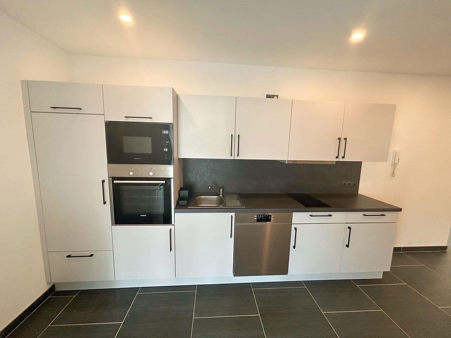 4 bedroom flat to rent, 111 m², Augsburger Straße 40, Regensburg, Bavaria 4 bedroom flat to rent, 111 m², Augsburger Straße 40, Regensburg, Bavaria