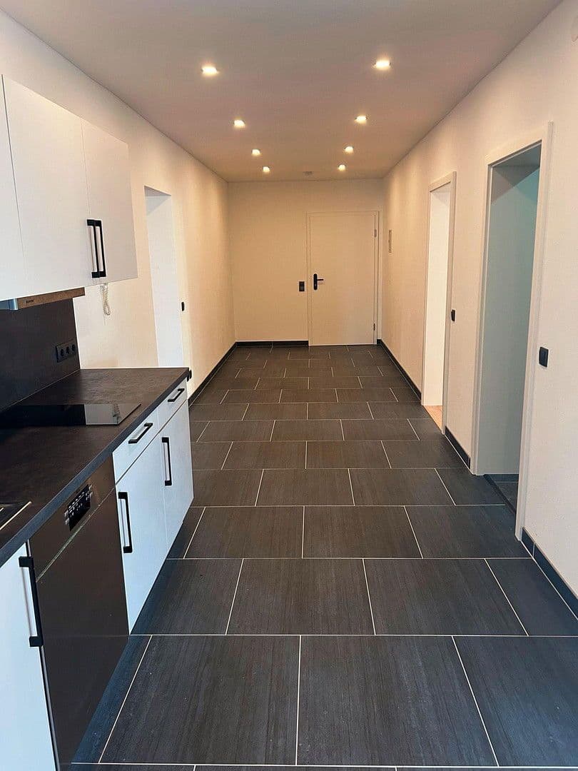 4 bedroom flat to rent, 111 m², Augsburger Straße 40, Regensburg, Bavaria 4 bedroom flat to rent, 111 m², Augsburger Straße 40, Regensburg, Bavaria