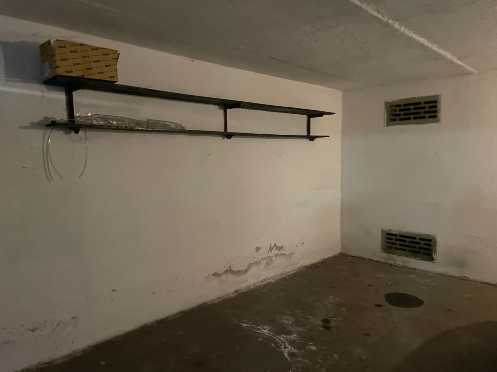 garage to rent, 18 m², Pardubice, Pardubický Region garage to rent, 18 m², Pardubice, Pardubický Region