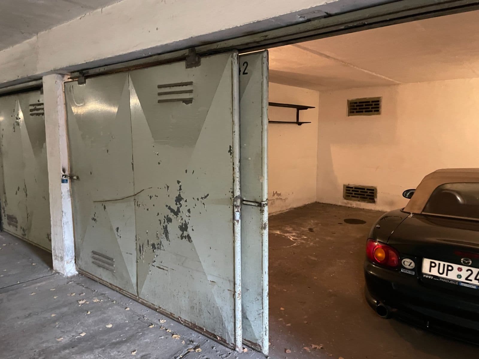 garage to rent, 18 m², Pardubice, Pardubický Region garage to rent, 18 m², Pardubice, Pardubický Region