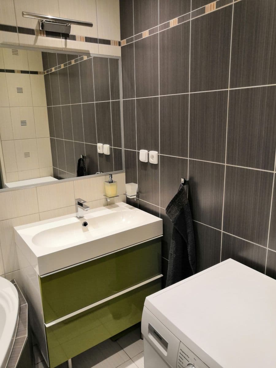 2 bedroom with open-plan kitchen flat to rent, 63 m², Ukrajinská, Ostrava, Moravskoslezský Region 2 bedroom with open-plan kitchen flat to rent, 63 m², Ukrajinská, Ostrava, Moravskoslezský Region