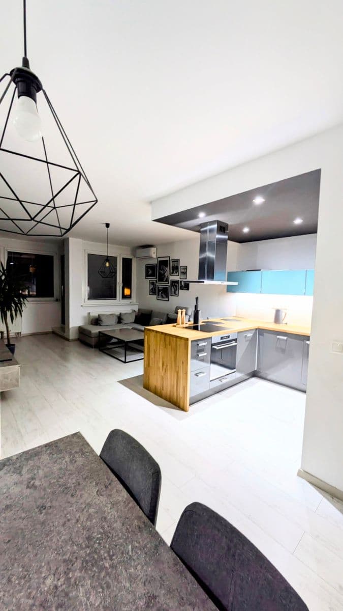 3 bedroom flat to rent, 68 m², Kresánkova, Karlova Ves, Bratislavský Region 3 bedroom flat to rent, 68 m², Kresánkova, Karlova Ves, Bratislavský Region