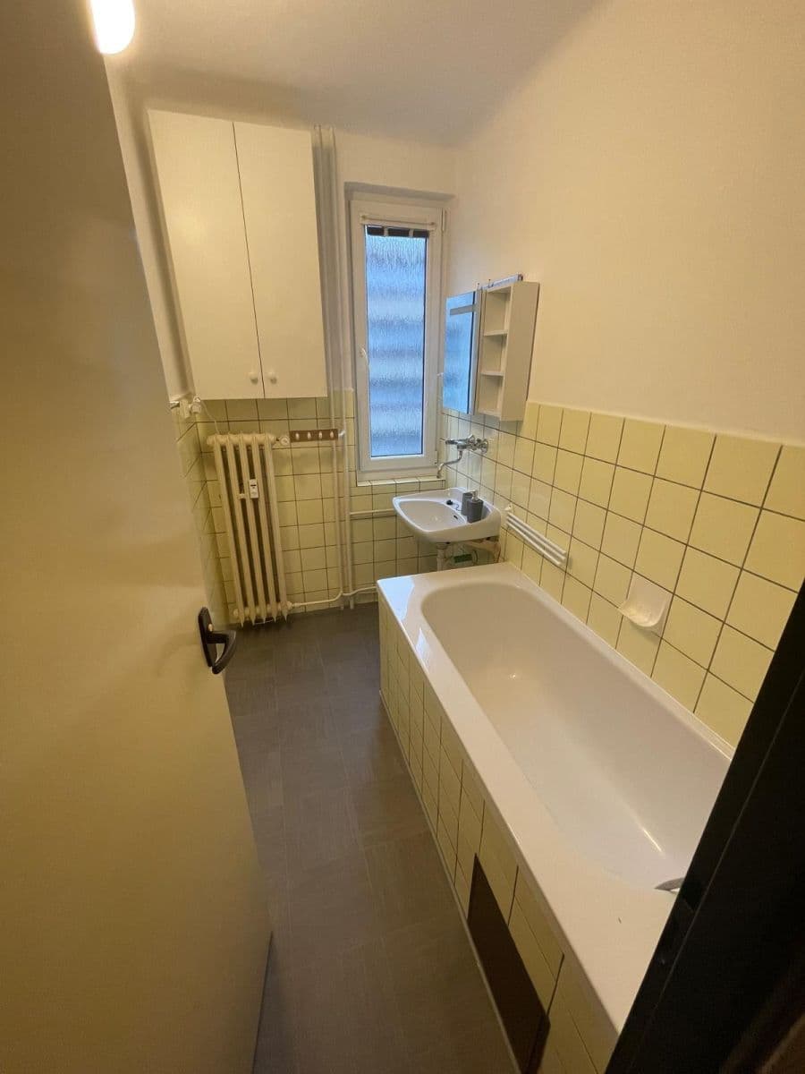 3 bedroom flat to rent, 66 m², Jana Čarka, České Budějovice, Jihočeský Region 3 bedroom flat to rent, 66 m², Jana Čarka, České Budějovice, Jihočeský Region