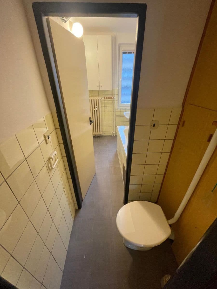 3 bedroom flat to rent, 66 m², Jana Čarka, České Budějovice, Jihočeský Region 3 bedroom flat to rent, 66 m², Jana Čarka, České Budějovice, Jihočeský Region