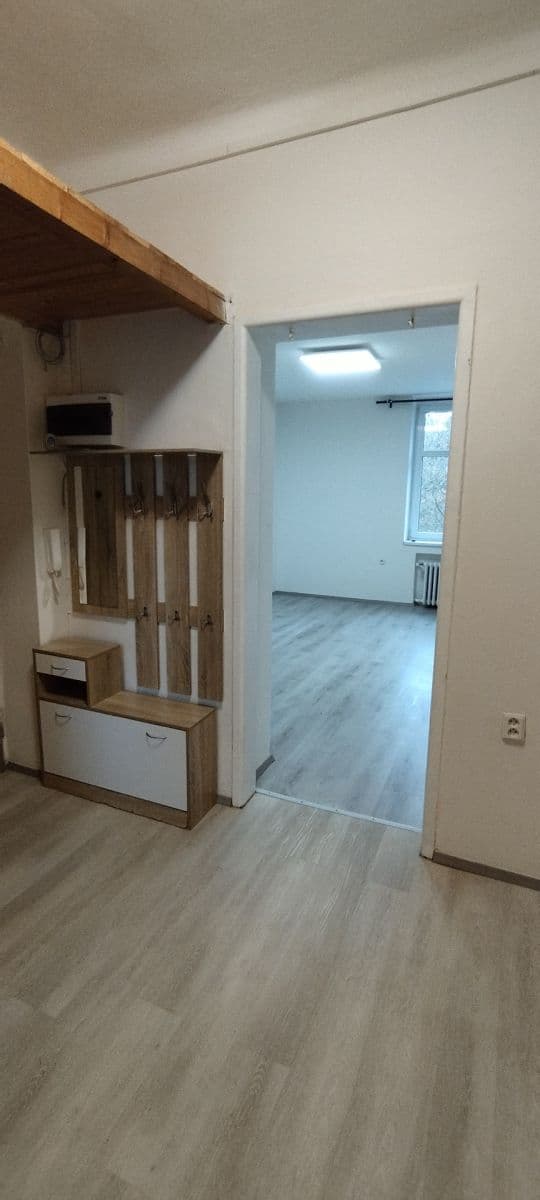 2 bedroom flat to rent, 67 m², Obora, Vlašim, Středočeský Region 2 bedroom flat to rent, 67 m², Obora, Vlašim, Středočeský Region