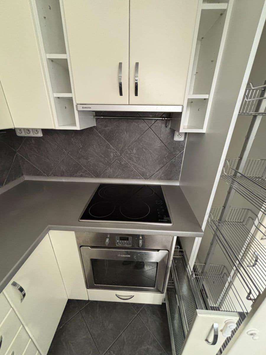 2 bedroom with open-plan kitchen flat to rent, 65 m², José Martího, Prague, Prague 2 bedroom with open-plan kitchen flat to rent, 65 m², José Martího, Prague, Prague