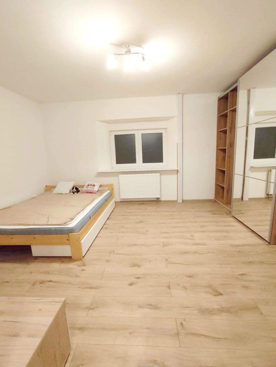 1 bedroom with open-plan kitchen flat to rent, 62 m², Palackého náměstí, Dobrovice, Středočeský Region 1 bedroom with open-plan kitchen flat to rent, 62 m², Palackého náměstí, Dobrovice, Středočeský Region