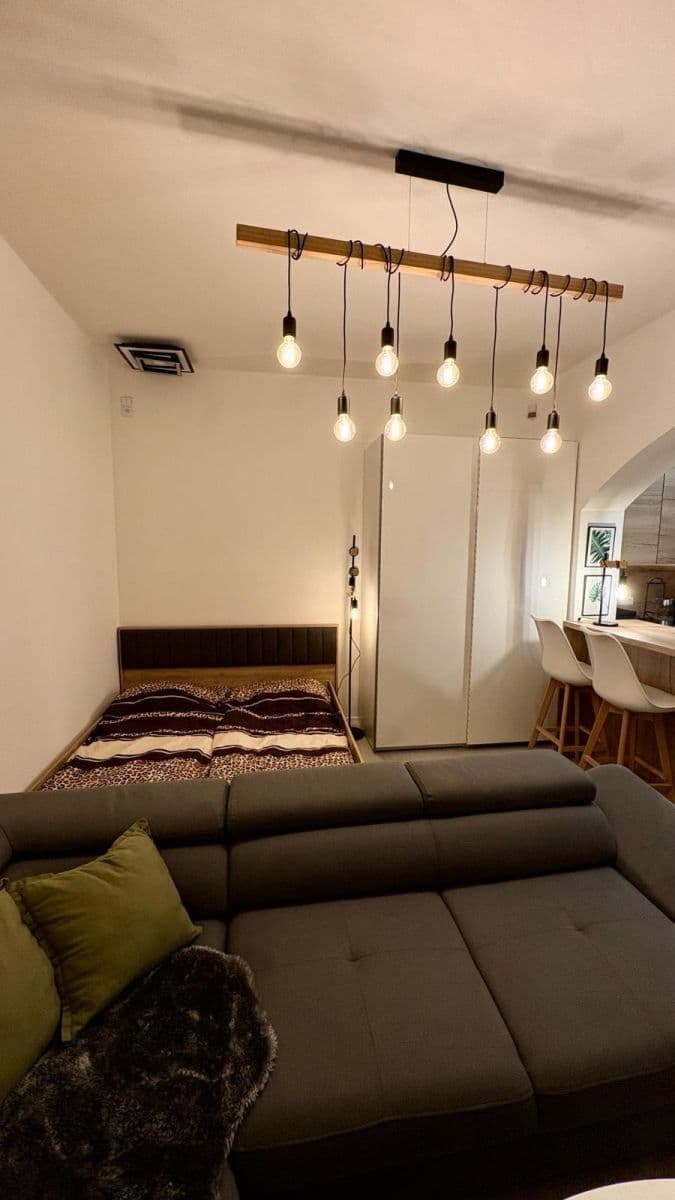 Studio flat to rent, 34 m², Konšelská, Prague, Prague Studio flat to rent, 34 m², Konšelská, Prague, Prague