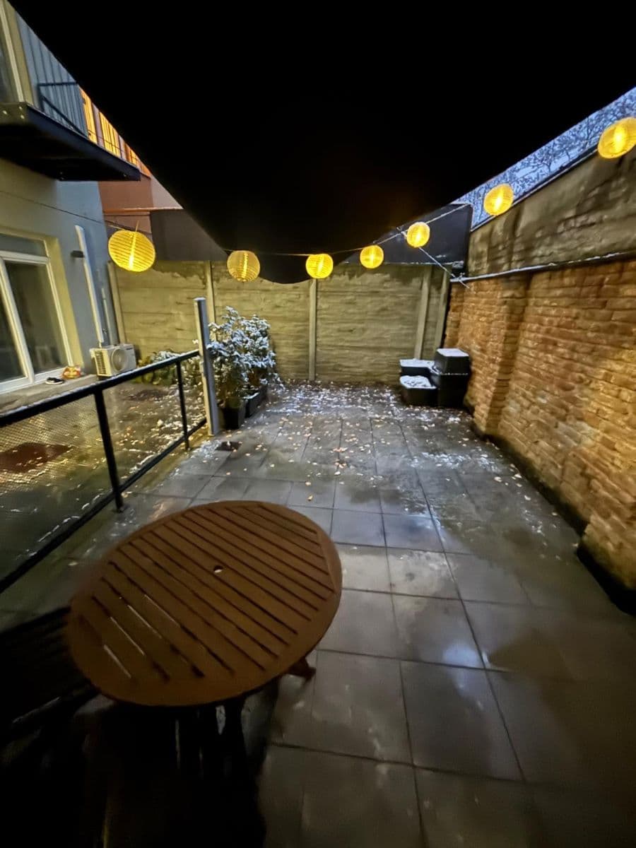 Studio flat to rent, 34 m², Konšelská, Prague, Prague Studio flat to rent, 34 m², Konšelská, Prague, Prague