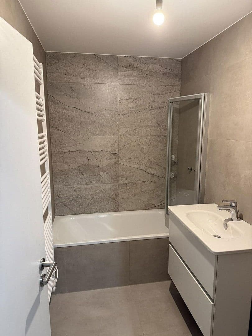 2 bedroom with open-plan kitchen flat to rent, 88 m², Friedrich-Ebert-Str. 17, Schwalbach am Taunus, Hesse 2 bedroom with open-plan kitchen flat to rent, 88 m², Friedrich-Ebert-Str. 17, Schwalbach am Taunus, Hesse