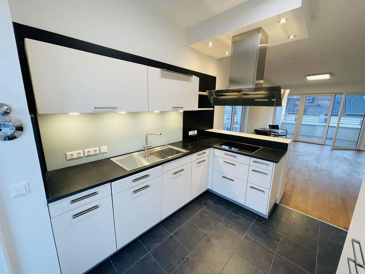 2 bedroom with open-plan kitchen flat for sale, 91 m², Asperg, Baden-Württemberg 2 bedroom with open-plan kitchen flat for sale, 91 m², Asperg, Baden-Württemberg