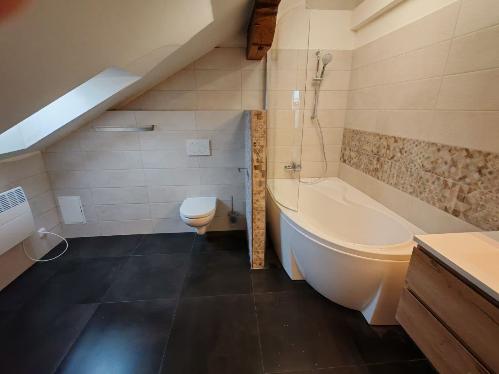 2 bedroom with open-plan kitchen flat to rent, 126 m², Navrátilova, Prague, Prague 2 bedroom with open-plan kitchen flat to rent, 126 m², Navrátilova, Prague, Prague