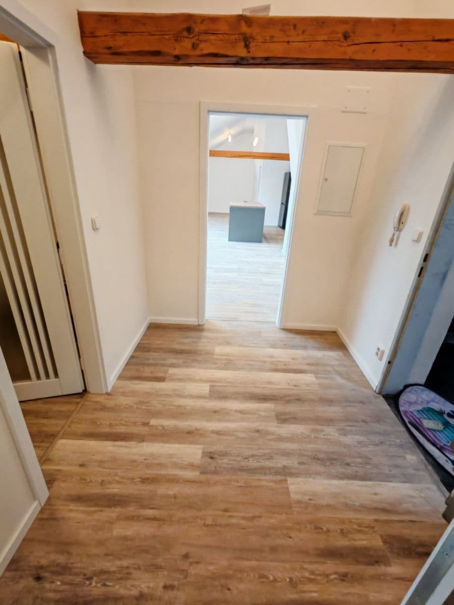 2 bedroom with open-plan kitchen flat to rent, 126 m², Navrátilova, Prague, Prague 2 bedroom with open-plan kitchen flat to rent, 126 m², Navrátilova, Prague, Prague