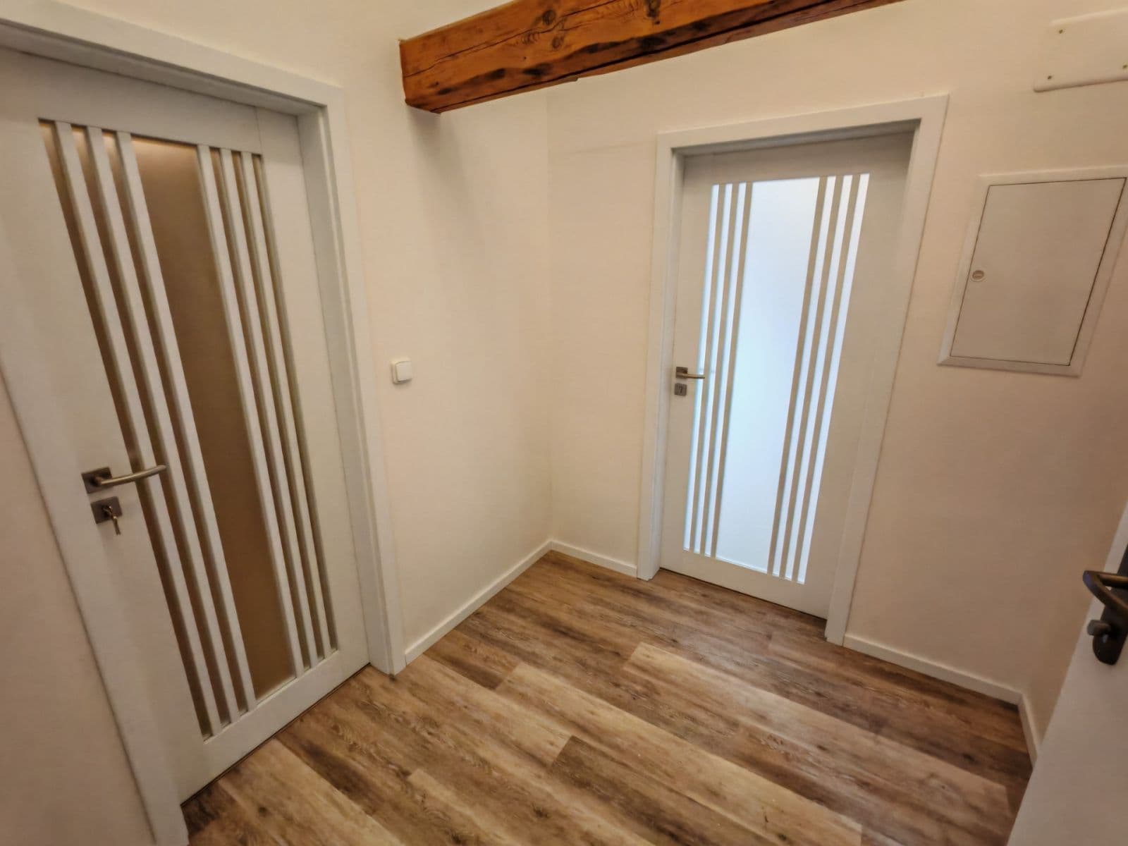 2 bedroom with open-plan kitchen flat to rent, 126 m², Navrátilova, Prague, Prague 2 bedroom with open-plan kitchen flat to rent, 126 m², Navrátilova, Prague, Prague