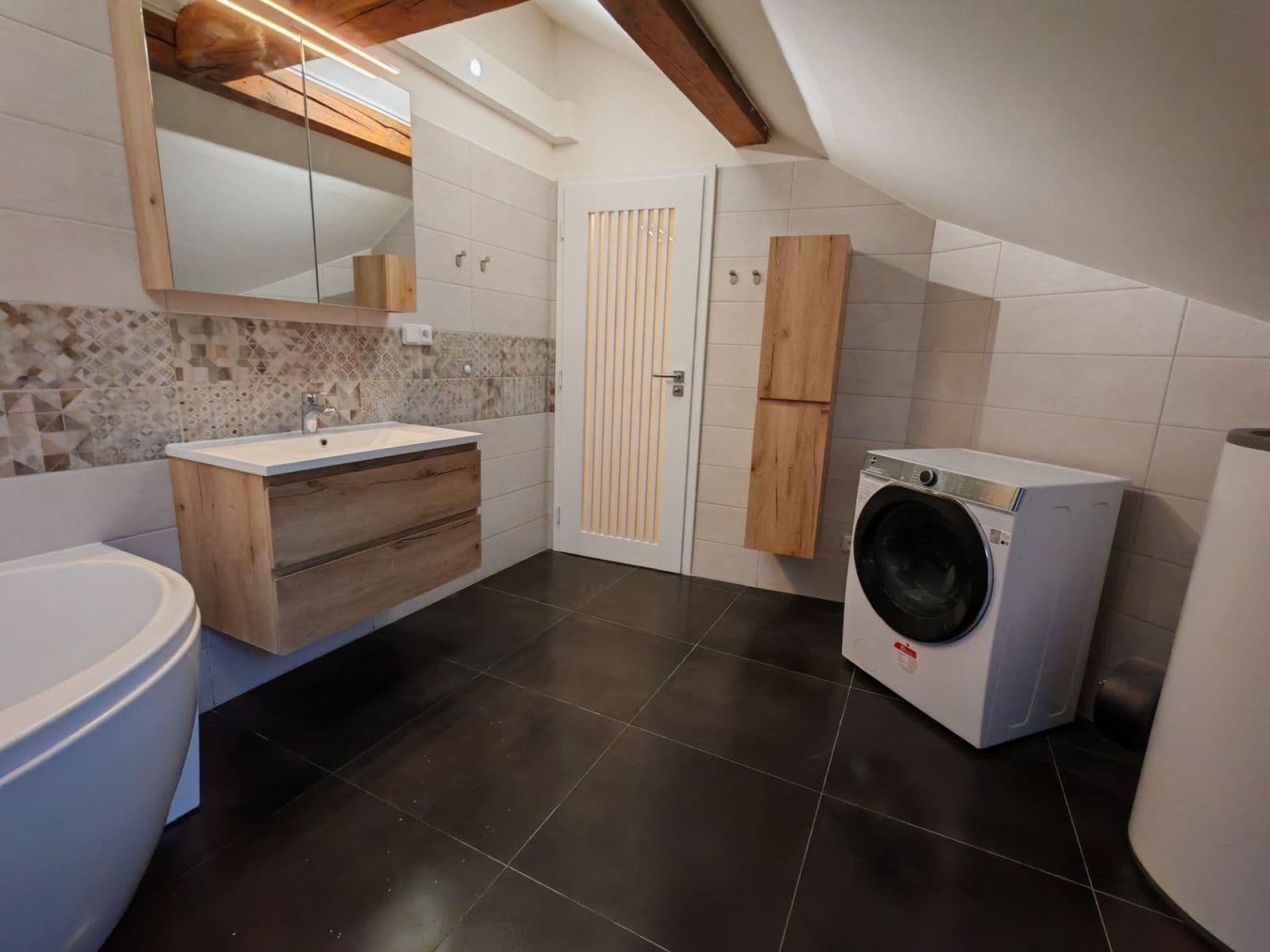 2 bedroom with open-plan kitchen flat to rent, 126 m², Navrátilova, Prague, Prague 2 bedroom with open-plan kitchen flat to rent, 126 m², Navrátilova, Prague, Prague