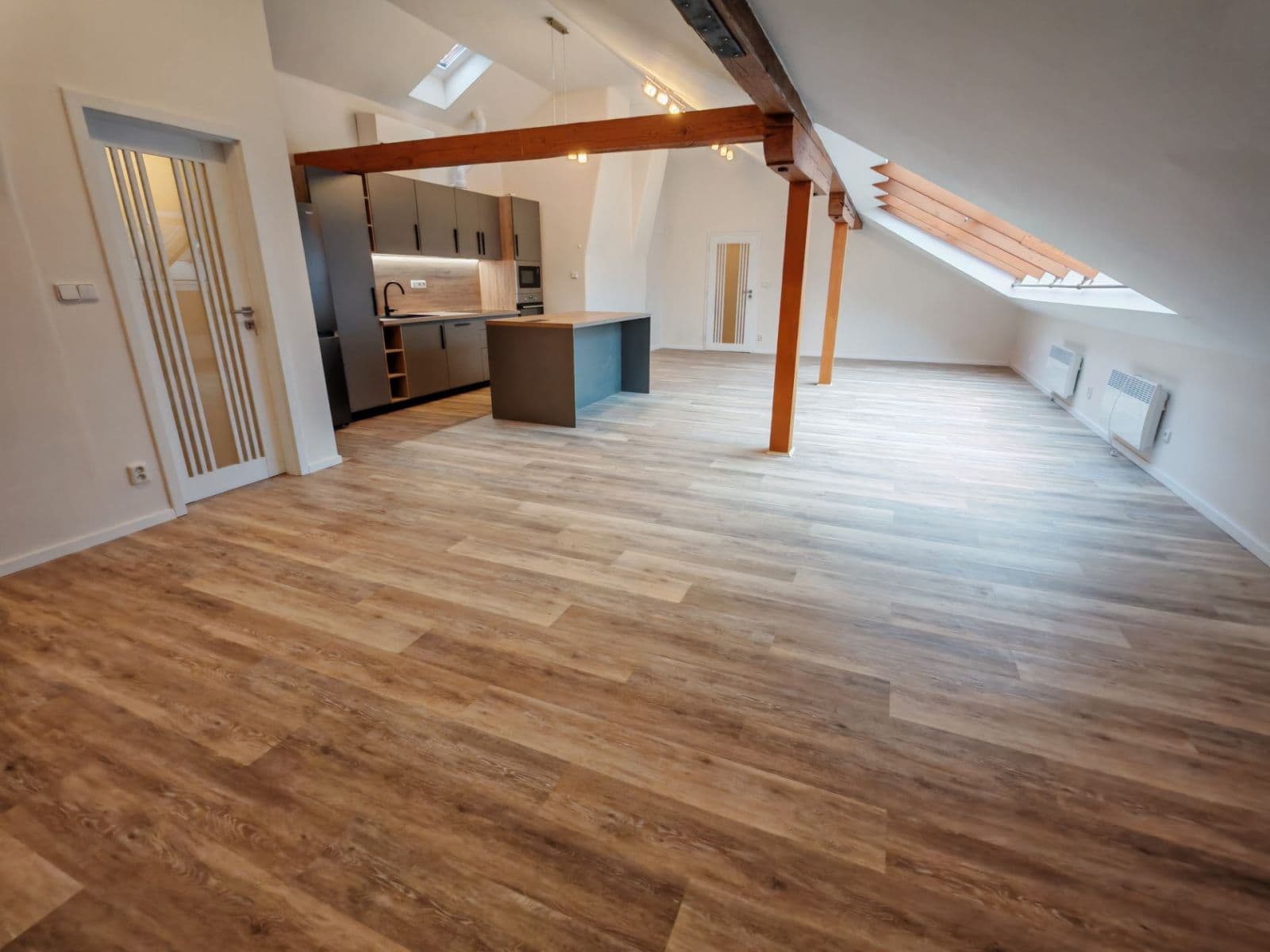 2 bedroom with open-plan kitchen flat to rent, 126 m², Navrátilova, Prague, Prague 2 bedroom with open-plan kitchen flat to rent, 126 m², Navrátilova, Prague, Prague