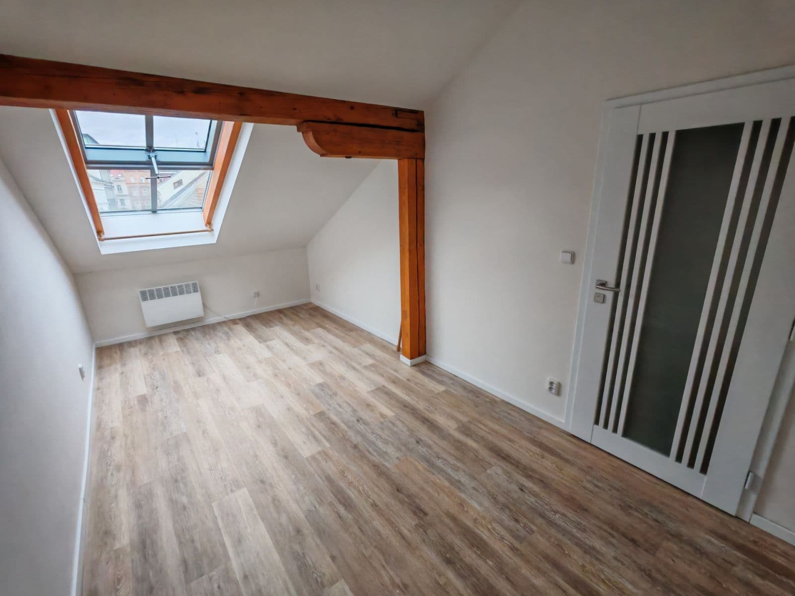 2 bedroom with open-plan kitchen flat to rent, 126 m², Navrátilova, Prague, Prague 2 bedroom with open-plan kitchen flat to rent, 126 m², Navrátilova, Prague, Prague