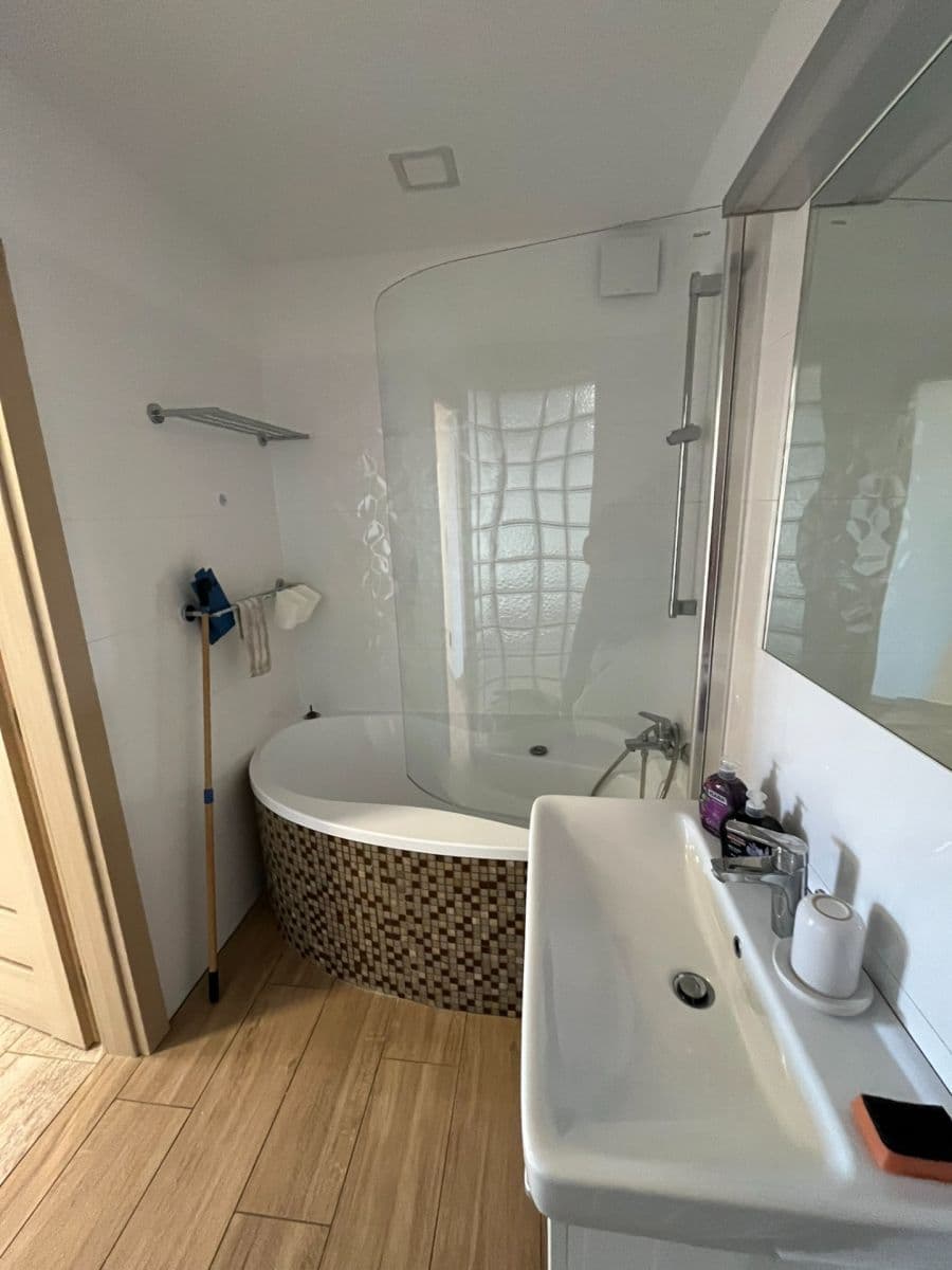 3 bedroom flat to rent, 77 m², Jana Palacha, Mladá Boleslav, Středočeský Region 3 bedroom flat to rent, 77 m², Jana Palacha, Mladá Boleslav, Středočeský Region