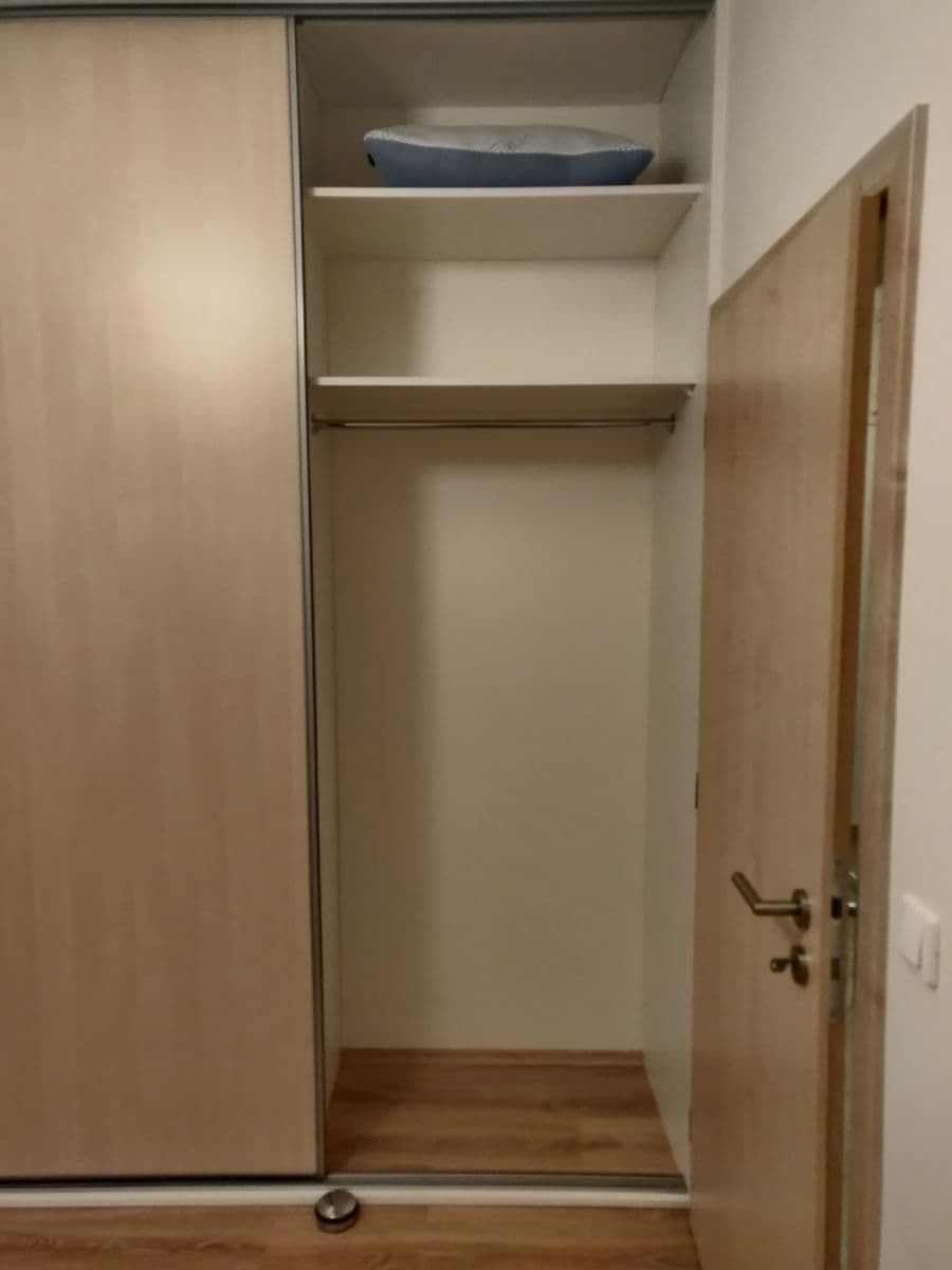 1 bedroom with open-plan kitchen flat to rent, 46 m², U Uhříněveské obory, Prague, Prague 1 bedroom with open-plan kitchen flat to rent, 46 m², U Uhříněveské obory, Prague, Prague