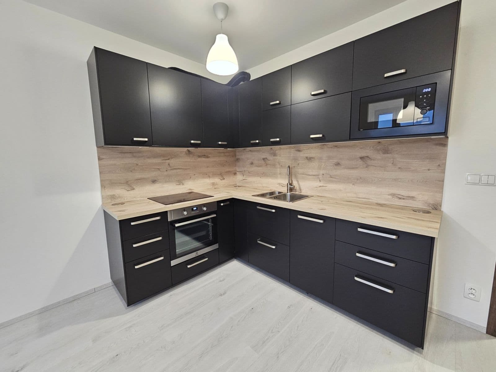 1 bedroom with open-plan kitchen flat to rent, 50 m², Augustina Lukeše, Brandýs nad Labem-Stará Boleslav, Středočeský Region 1 bedroom with open-plan kitchen flat to rent, 50 m², Augustina Lukeše, Brandýs nad Labem-Stará Boleslav, Středočeský Region