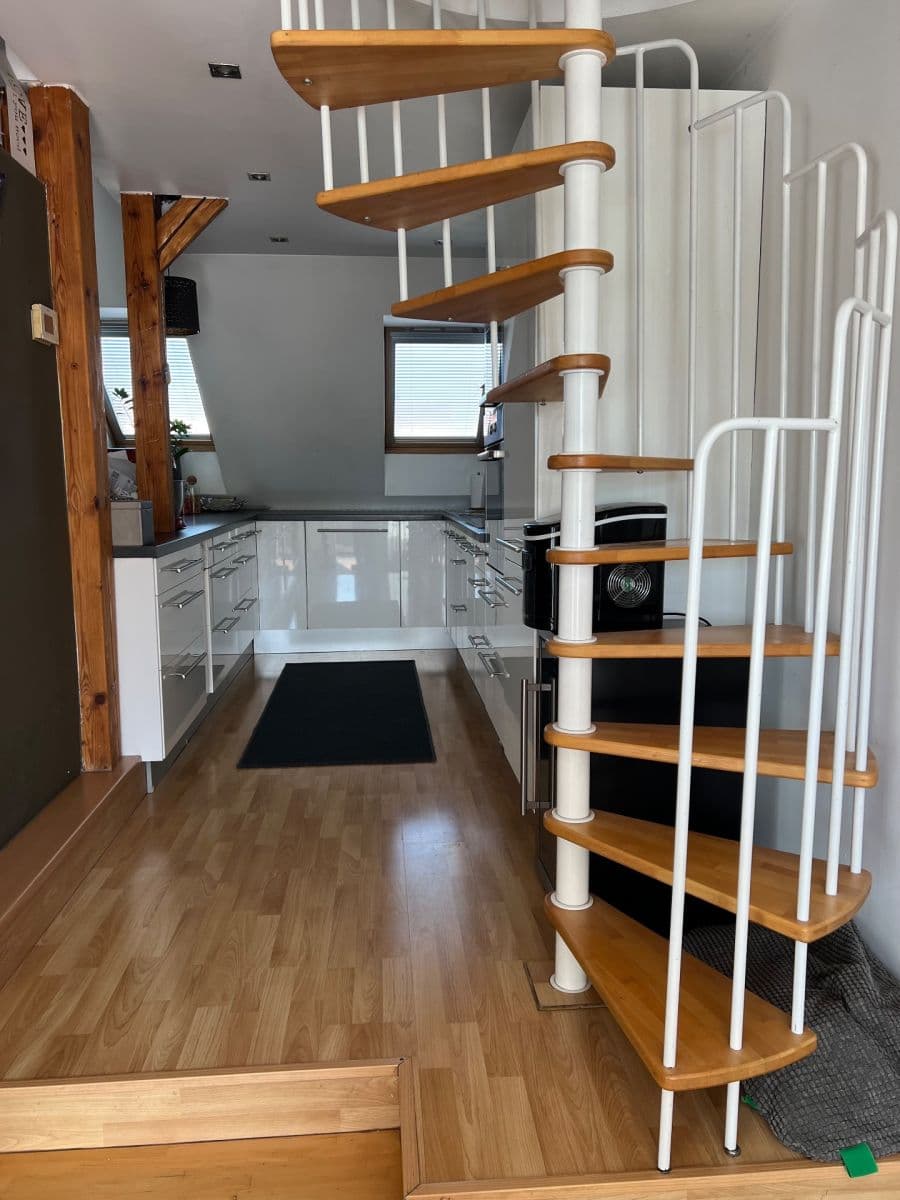 4 bedroom with open-plan kitchen flat for sale, 159 m², Kostelecká, Mratín, Středočeský Region 4 bedroom with open-plan kitchen flat for sale, 159 m², Kostelecká, Mratín, Středočeský Region