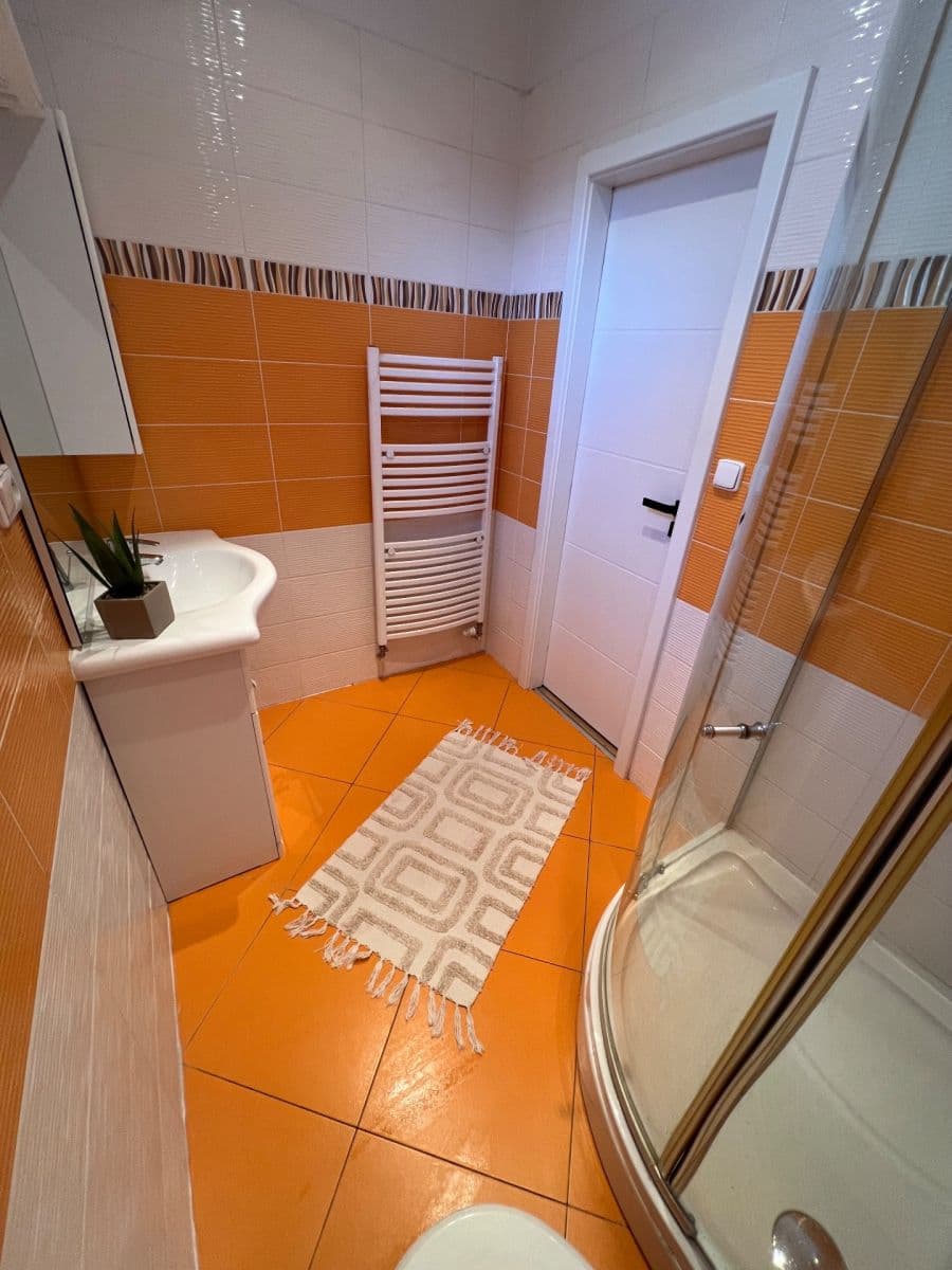 4 bedroom with open-plan kitchen flat for sale, 159 m², Kostelecká, Mratín, Středočeský Region 4 bedroom with open-plan kitchen flat for sale, 159 m², Kostelecká, Mratín, Středočeský Region