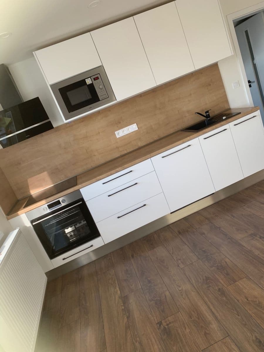 1 bedroom with open-plan kitchen flat to rent, 69 m², Chomutice, Královéhradecký Region 1 bedroom with open-plan kitchen flat to rent, 69 m², Chomutice, Královéhradecký Region