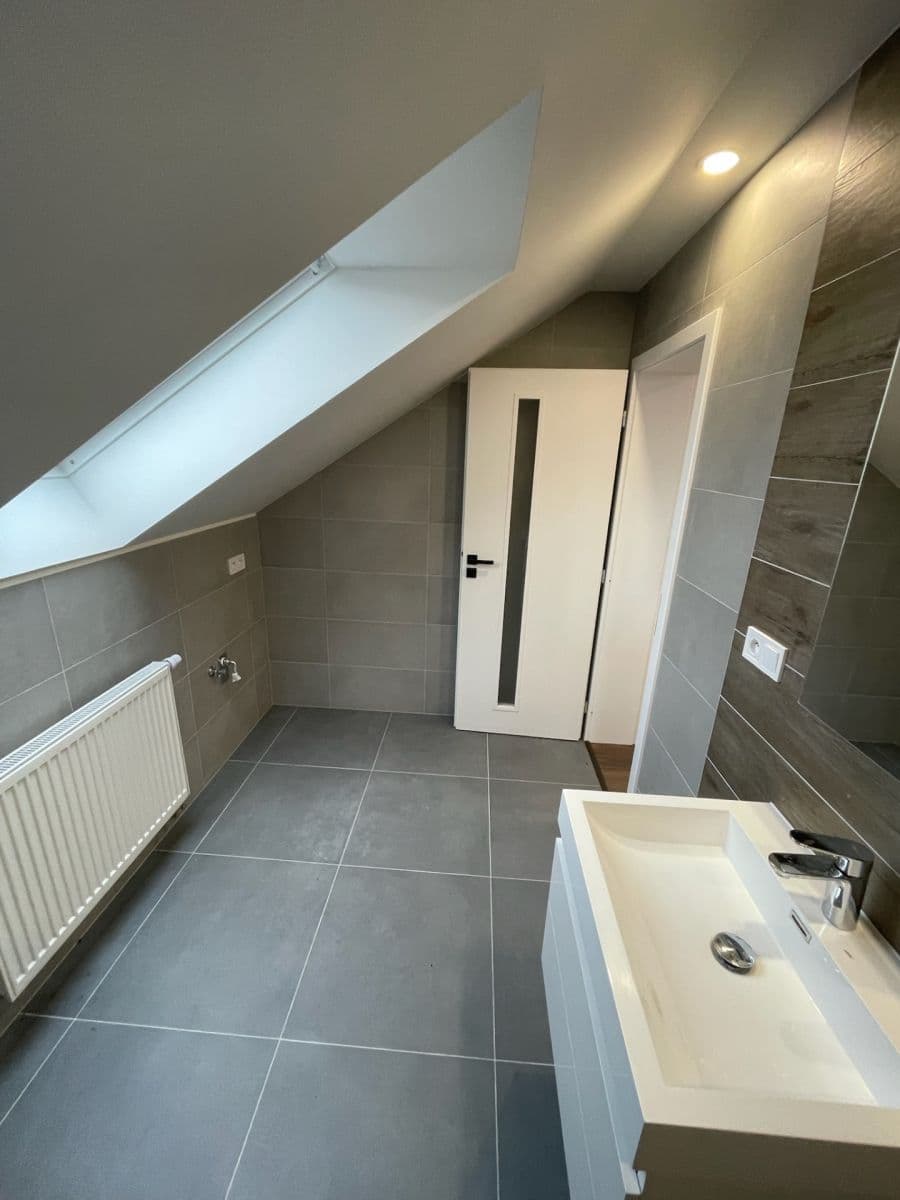 1 bedroom with open-plan kitchen flat to rent, 69 m², Chomutice, Královéhradecký Region 1 bedroom with open-plan kitchen flat to rent, 69 m², Chomutice, Královéhradecký Region