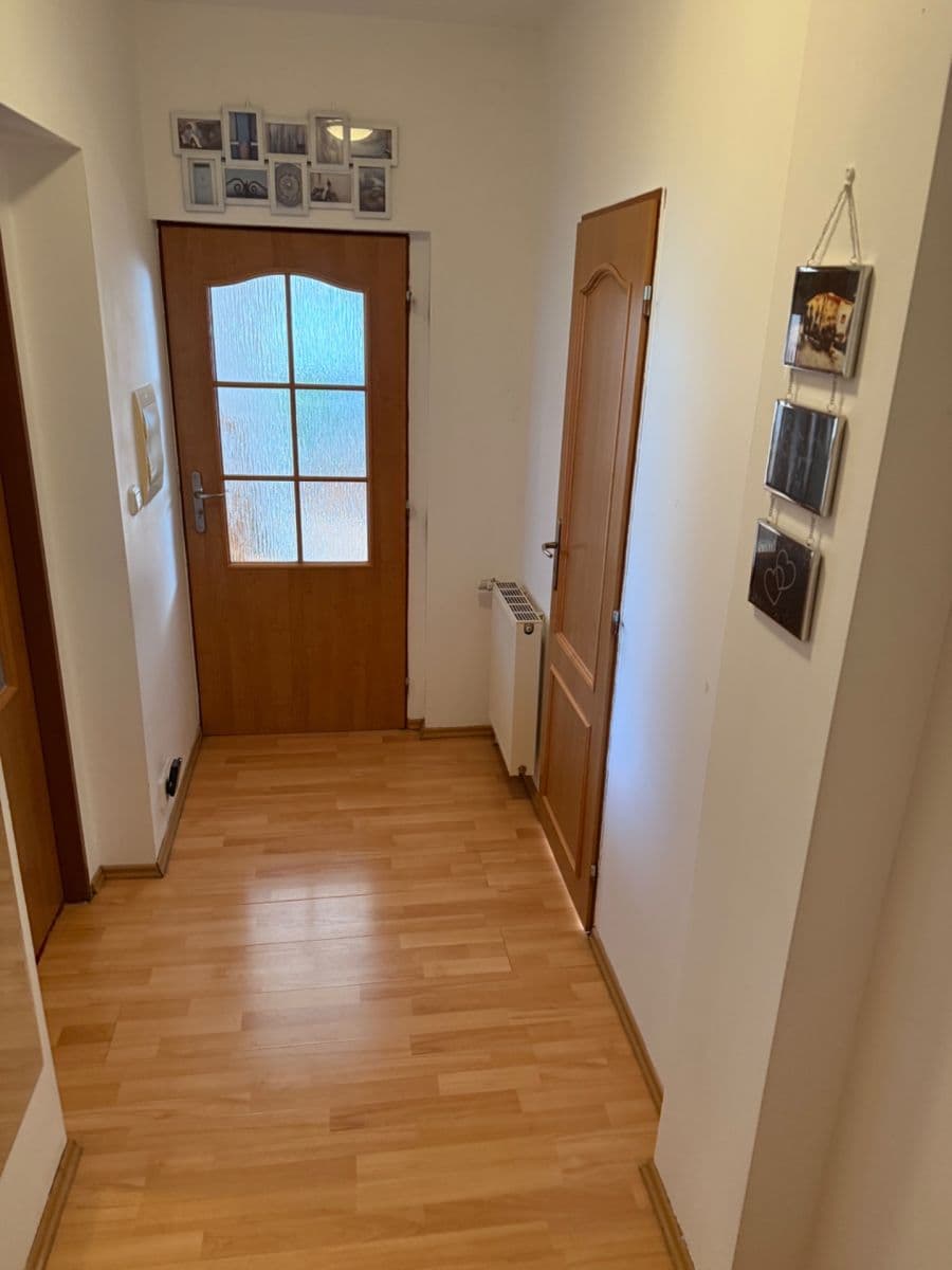 3 bedroom with open-plan kitchen flat for sale, 145 m², Kostelecká, Mratín, Středočeský Region 3 bedroom with open-plan kitchen flat for sale, 145 m², Kostelecká, Mratín, Středočeský Region