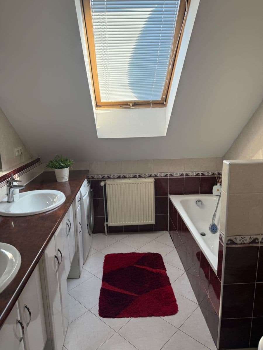 3 bedroom with open-plan kitchen flat for sale, 145 m², Kostelecká, Mratín, Středočeský Region 3 bedroom with open-plan kitchen flat for sale, 145 m², Kostelecká, Mratín, Středočeský Region