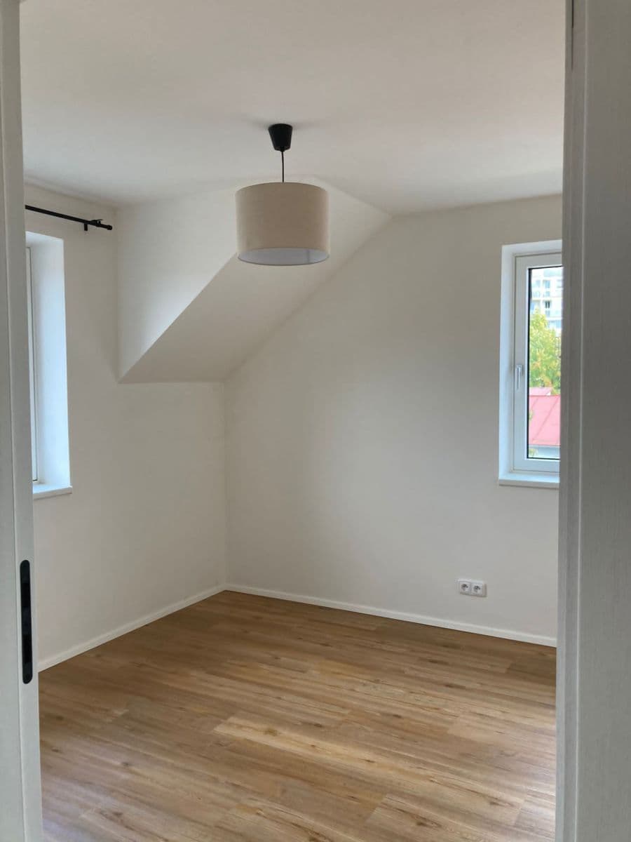 2 bedroom with open-plan kitchen flat to rent, 62 m², Hekova, Prague, Prague 2 bedroom with open-plan kitchen flat to rent, 62 m², Hekova, Prague, Prague