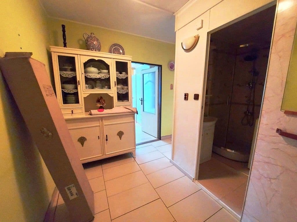 1 bedroom with open-plan kitchen flat to rent, 42 m², Sídliště pionýrů, Úštěk, Ústecký Region 1 bedroom with open-plan kitchen flat to rent, 42 m², Sídliště pionýrů, Úštěk, Ústecký Region