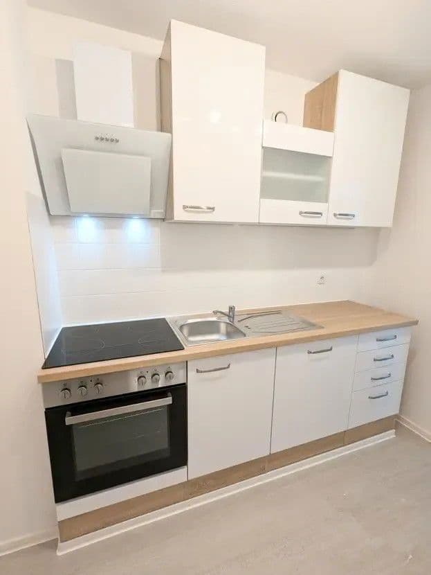 1 bedroom with open-plan kitchen flat to rent, 62 m², Woogstraße 36, Neuhofen, Rhineland-Palatinate 1 bedroom with open-plan kitchen flat to rent, 62 m², Woogstraße 36, Neuhofen, Rhineland-Palatinate