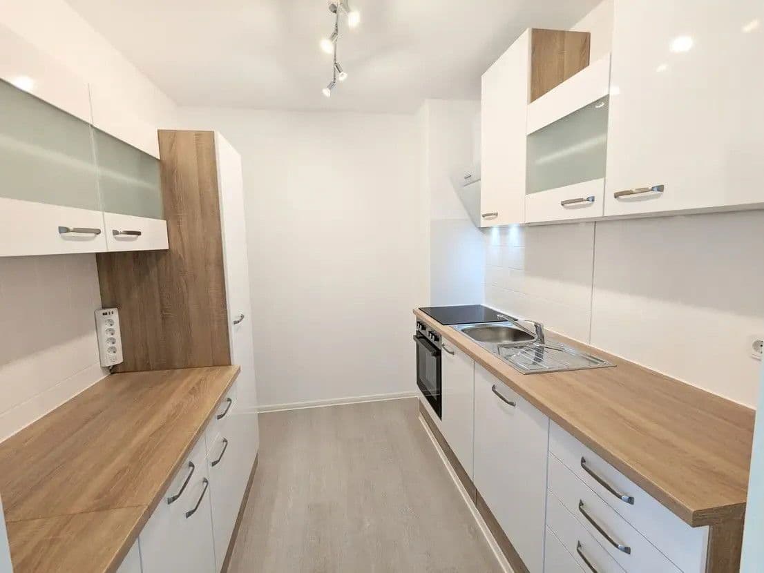 1 bedroom with open-plan kitchen flat to rent, 62 m², Woogstraße 36, Neuhofen, Rhineland-Palatinate 1 bedroom with open-plan kitchen flat to rent, 62 m², Woogstraße 36, Neuhofen, Rhineland-Palatinate