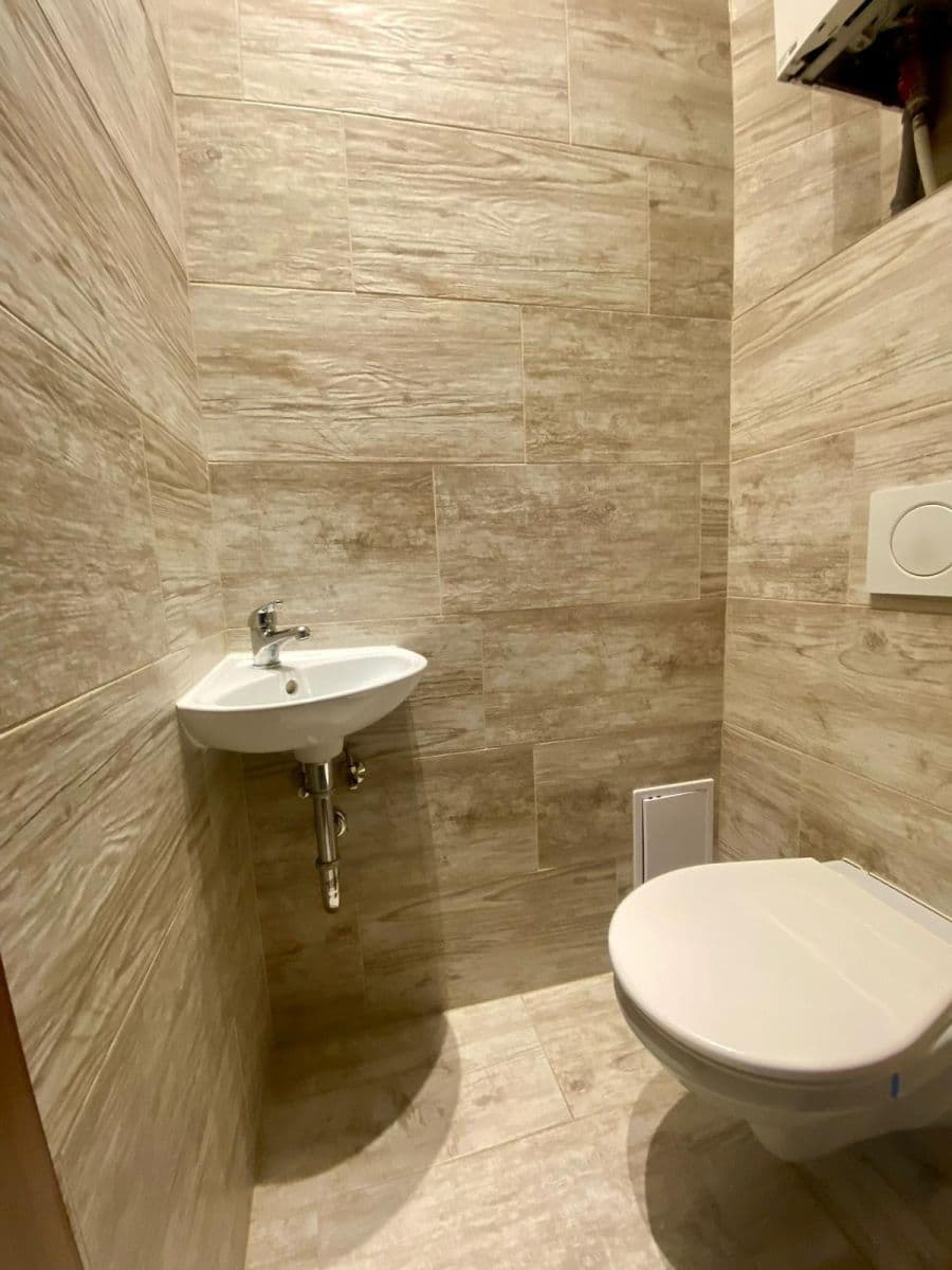 Studio flat to rent, 33 m², U Skládky, Prague, Prague Studio flat to rent, 33 m², U Skládky, Prague, Prague