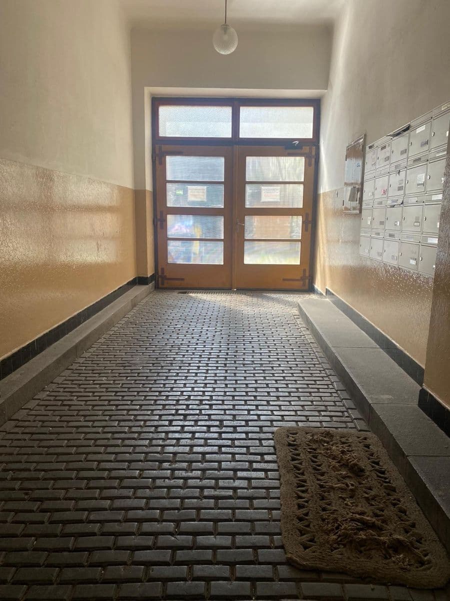 Studio flat to rent, 33 m², U Skládky, Prague, Prague Studio flat to rent, 33 m², U Skládky, Prague, Prague