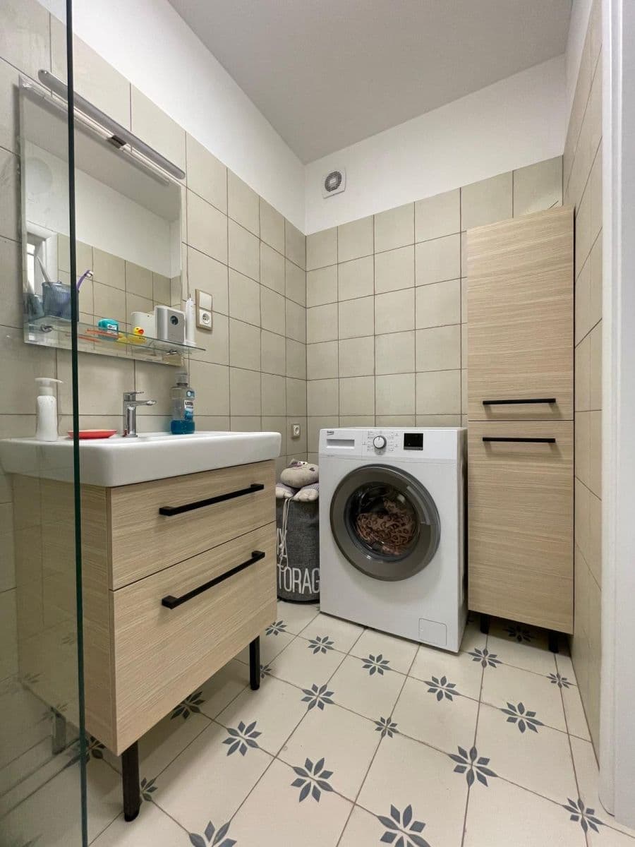 1 bedroom with open-plan kitchen flat to rent, 57 m², Nádražní, Vrané nad Vltavou, Středočeský Region 1 bedroom with open-plan kitchen flat to rent, 57 m², Nádražní, Vrané nad Vltavou, Středočeský Region