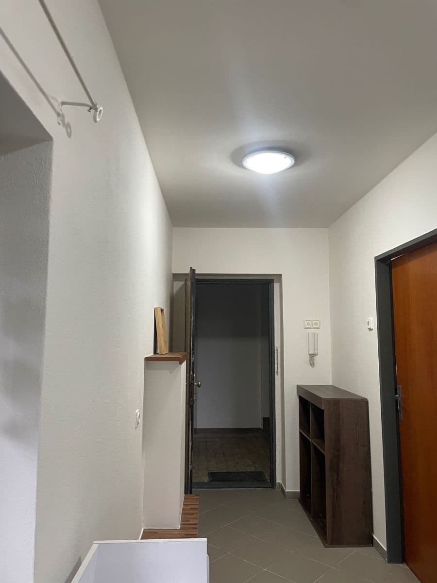 1 bedroom flat to rent, 35 m², tř. Čs. odboje, Chrást, Plzeňský Region 1 bedroom flat to rent, 35 m², tř. Čs. odboje, Chrást, Plzeňský Region