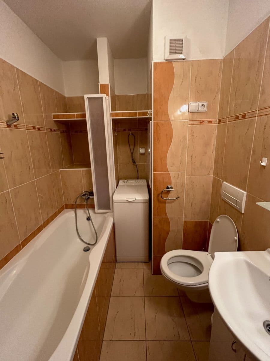 1 bedroom flat to rent, 32 m², Štouračova, Brno, Jihomoravský Region 1 bedroom flat to rent, 32 m², Štouračova, Brno, Jihomoravský Region