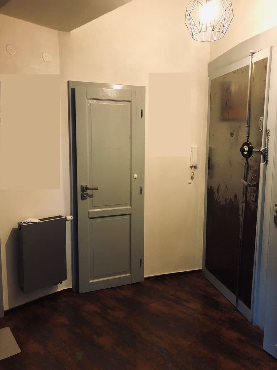 2 bedroom with open-plan kitchen flat to rent, 92 m², U Uranie, Prague, Prague 2 bedroom with open-plan kitchen flat to rent, 92 m², U Uranie, Prague, Prague